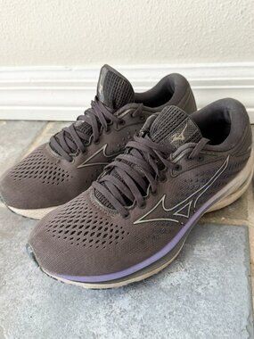 Mizuno Running Shoes Gray Purple Athletic Sneakers Women’s 7.5